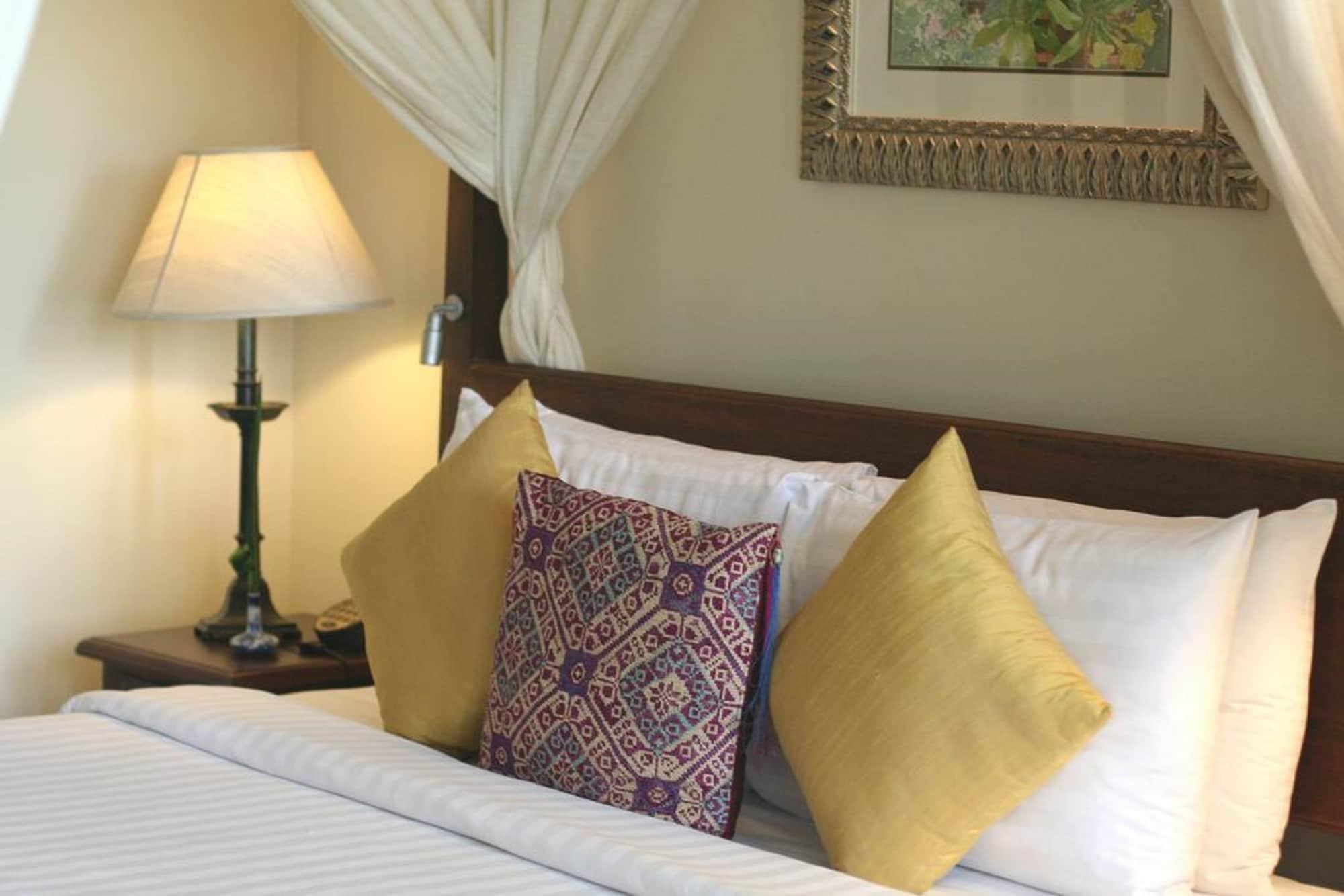 Ariyasom Villa Bangkok Bagian luar foto