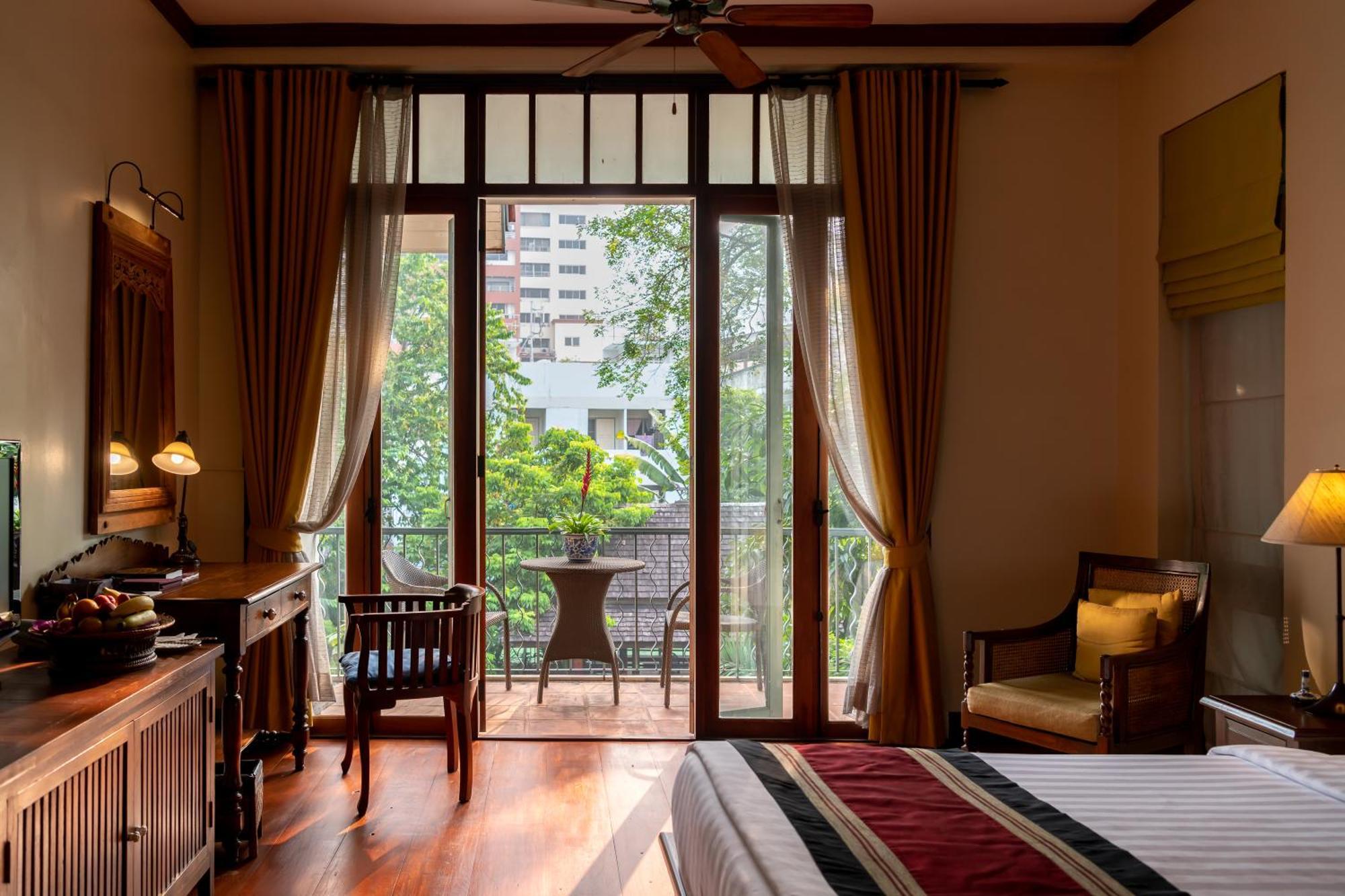Ariyasom Villa Bangkok Bagian luar foto