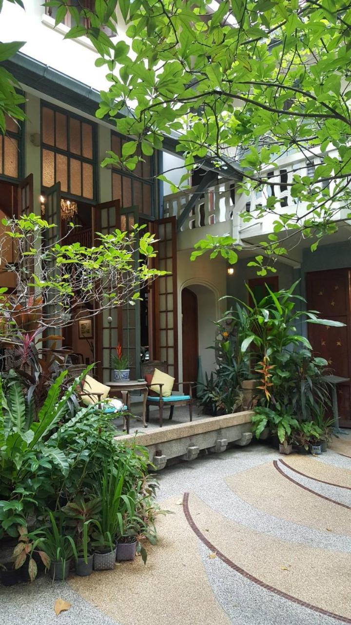Ariyasom Villa Bangkok Bagian luar foto