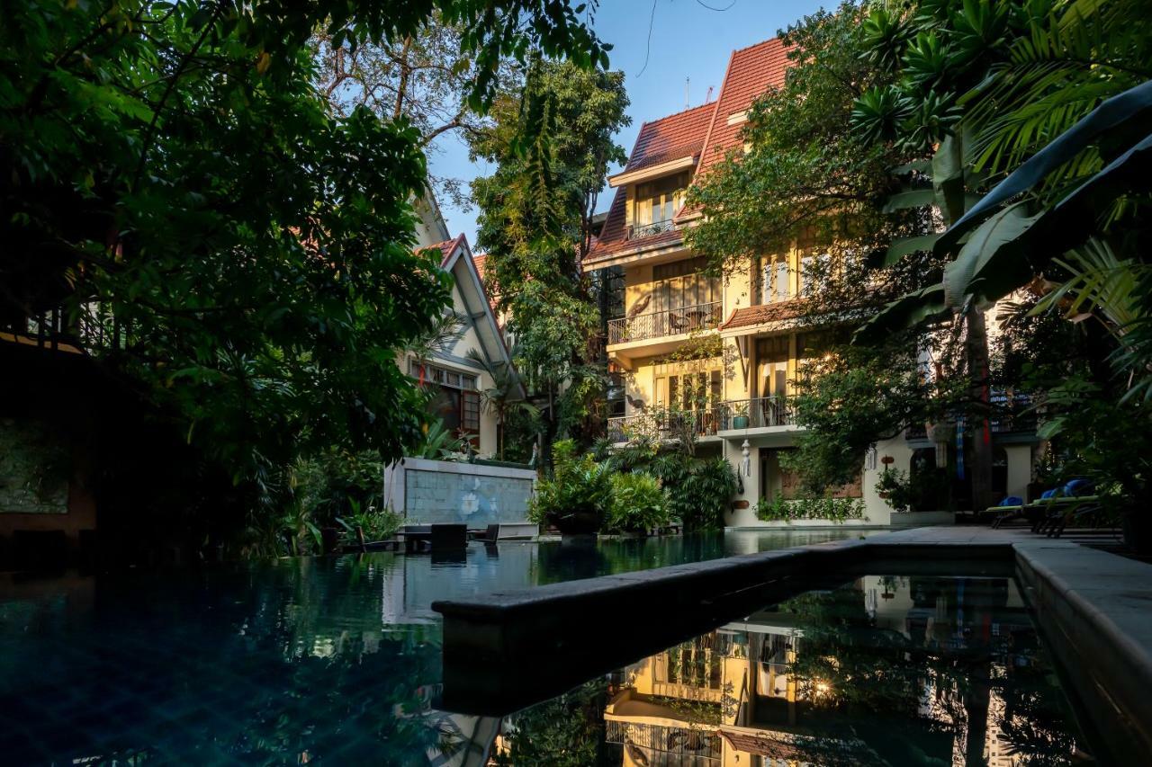 Ariyasom Villa Bangkok Bagian luar foto