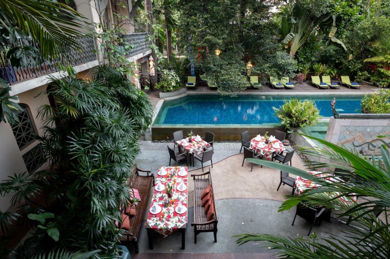 Ariyasom Villa Bangkok Bagian luar foto