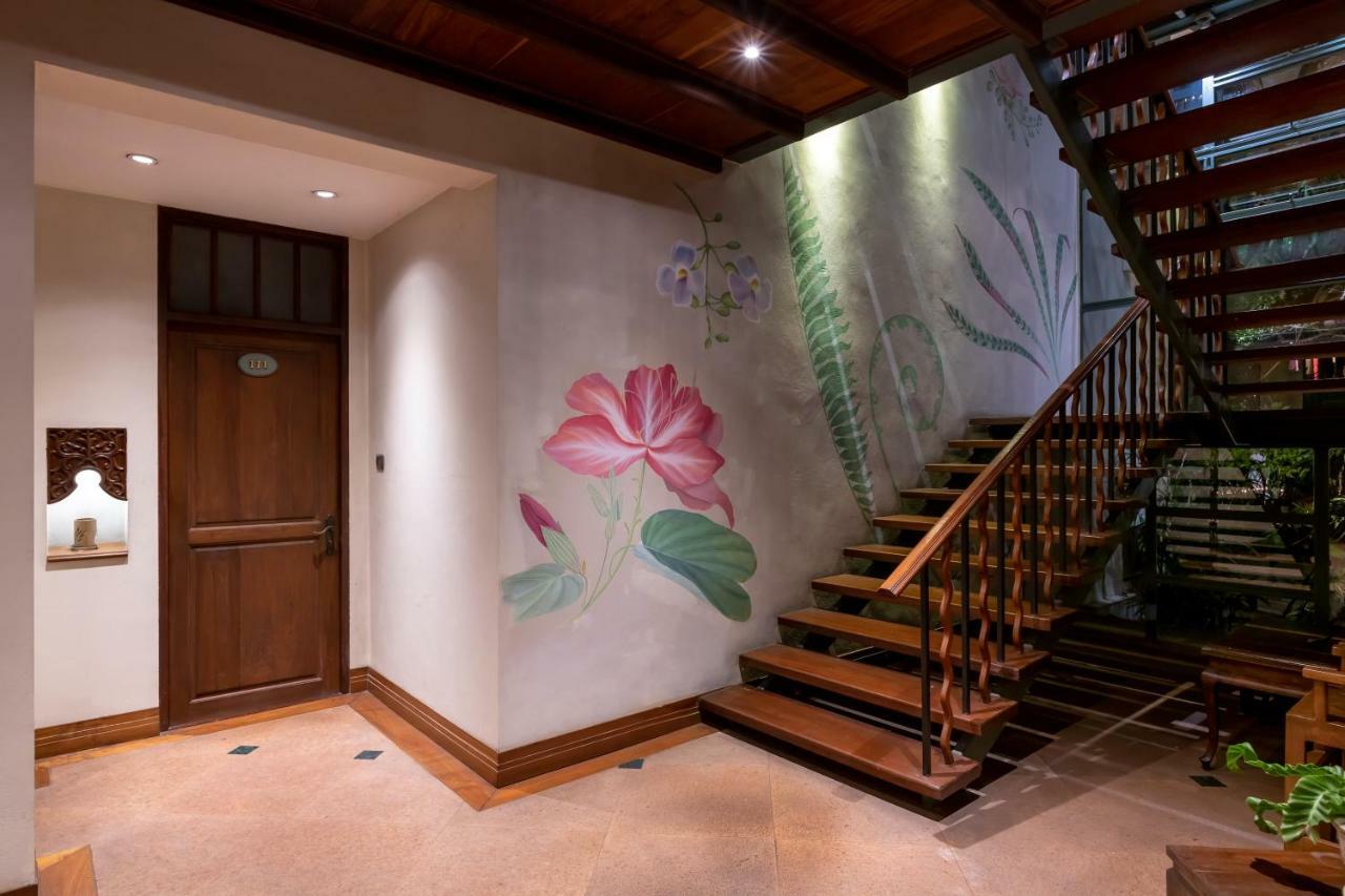 Ariyasom Villa Bangkok Bagian luar foto