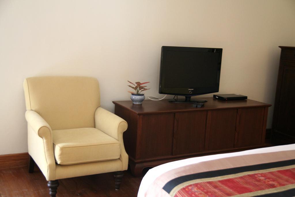 Ariyasom Villa Bangkok Bagian luar foto