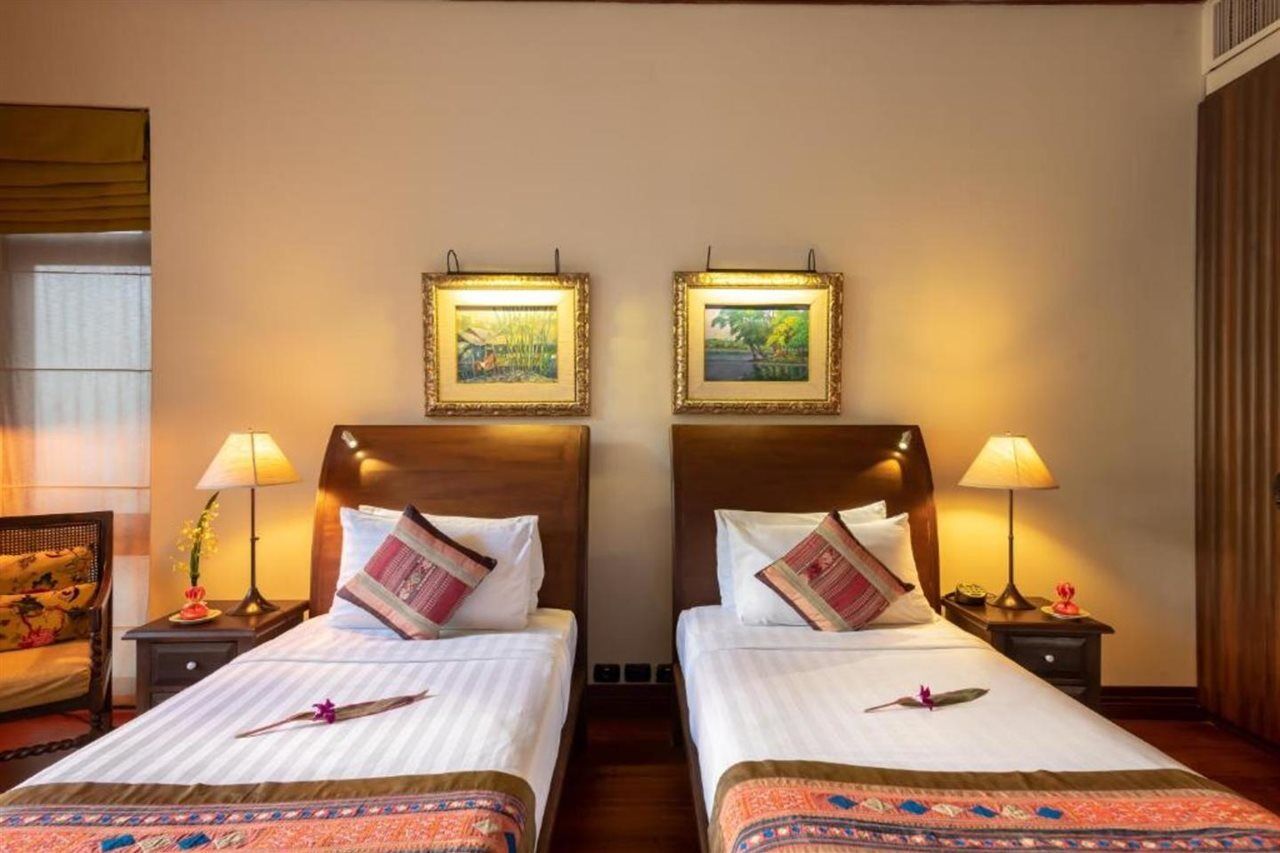 Ariyasom Villa Bangkok Bagian luar foto